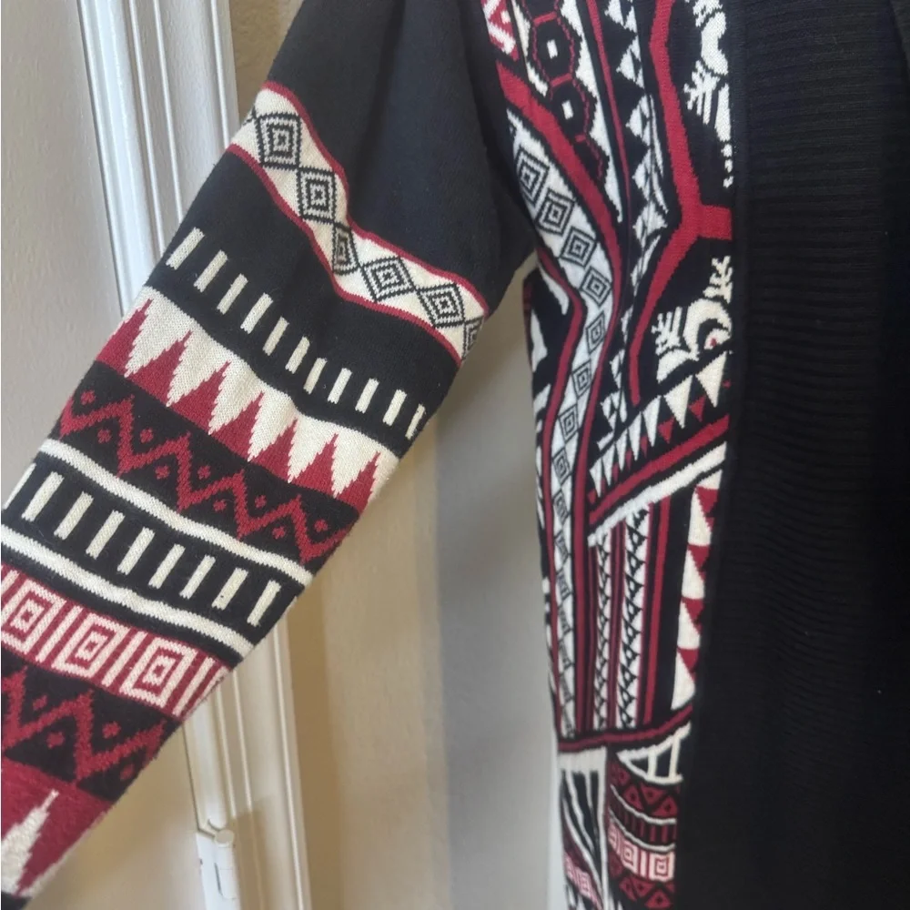 Black and Red Patterned Women's Sweater